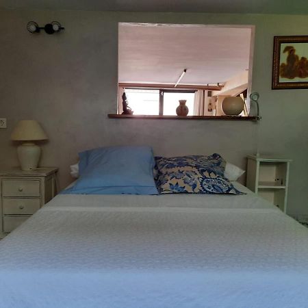 Un Apartamento Vacacional Con Detalles De Un Hogar Майрена дел Алхарафе Екстериор снимка