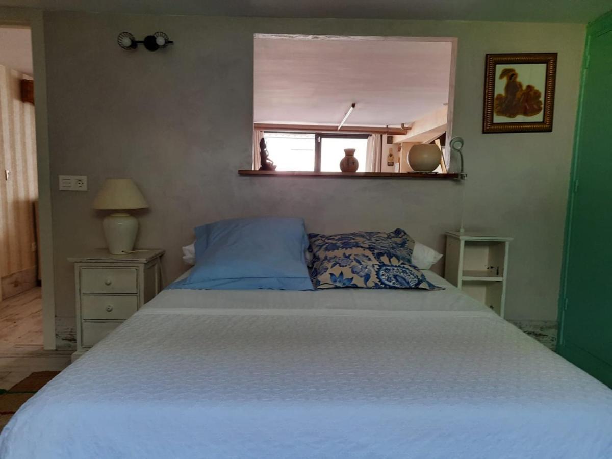 Un Apartamento Vacacional Con Detalles De Un Hogar Майрена дел Алхарафе Екстериор снимка