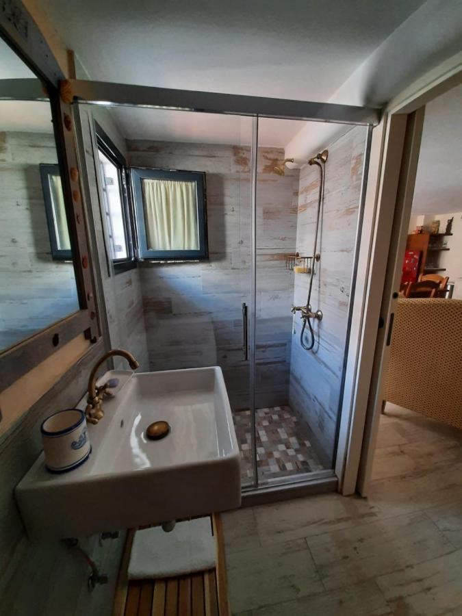 Un Apartamento Vacacional Con Detalles De Un Hogar Майрена дел Алхарафе Екстериор снимка