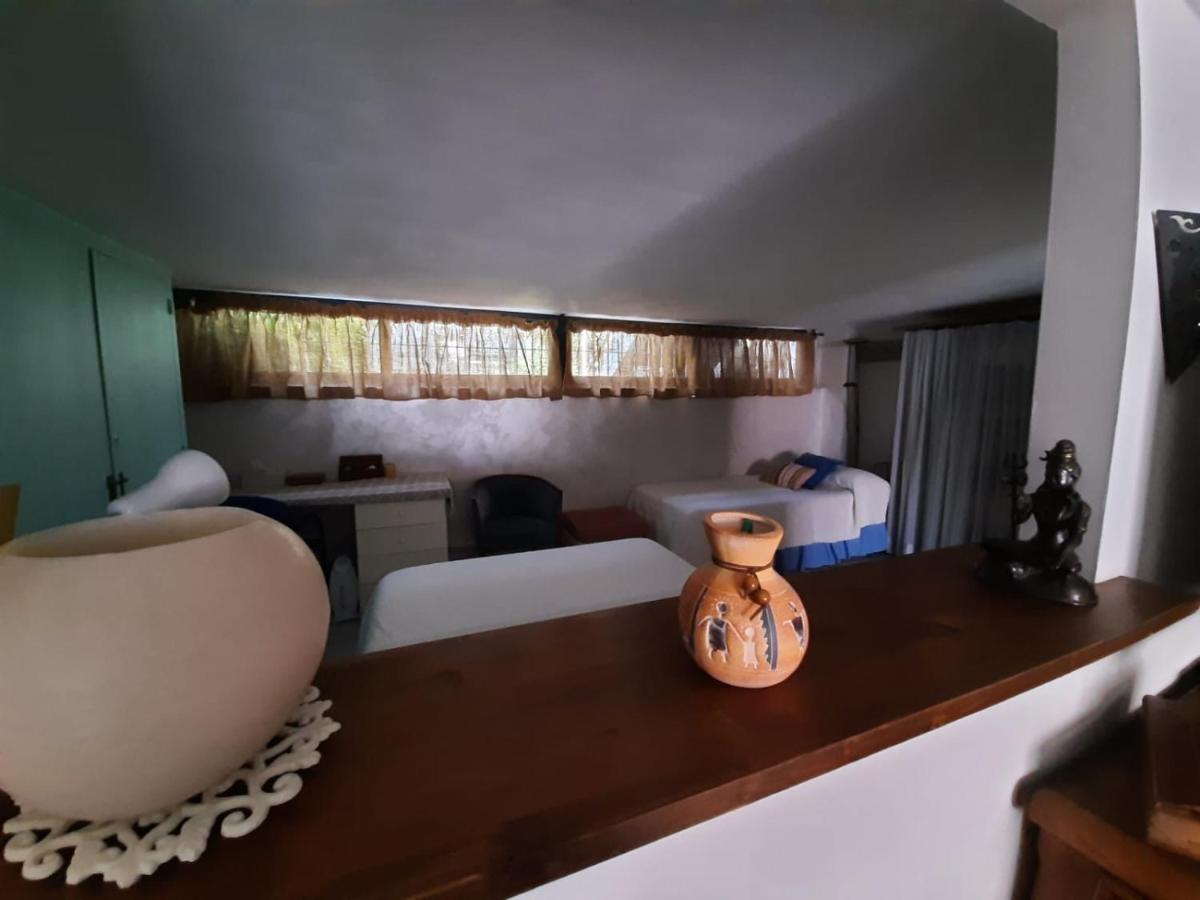 Un Apartamento Vacacional Con Detalles De Un Hogar Майрена дел Алхарафе Екстериор снимка