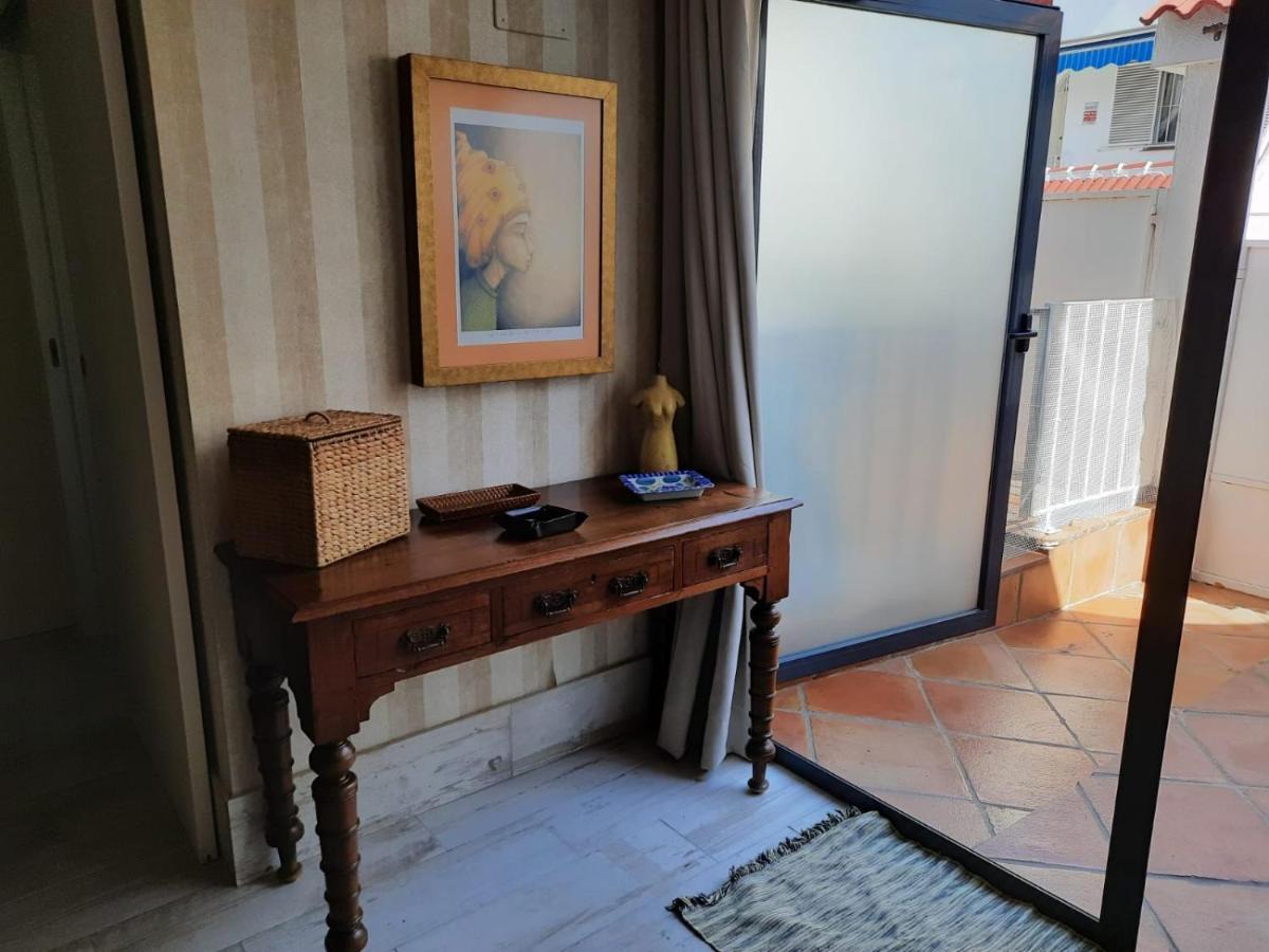Un Apartamento Vacacional Con Detalles De Un Hogar Майрена дел Алхарафе Екстериор снимка